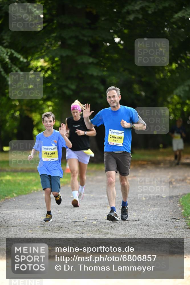 25.08.2024 - 20. Blankeneser Heldenlauf Dr. Thomas Lammeyer http://msf.ph/oto/6806857 25.08.2024 10:15:15 Laufen 6001, 6167 meine-sportfotos.de