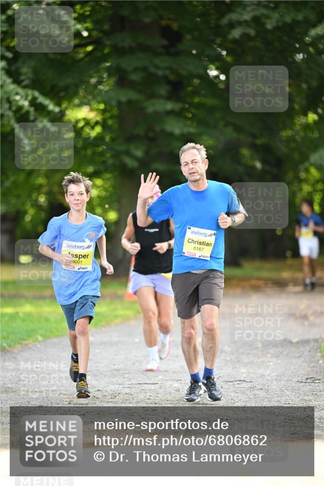 25.08.2024 - 20. Blankeneser Heldenlauf Dr. Thomas Lammeyer http://msf.ph/oto/6806862 25.08.2024 10:15:16 Laufen 6001, 6167 meine-sportfotos.de