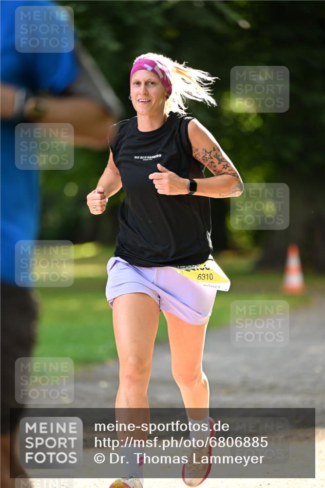 25.08.2024 - 20. Blankeneser Heldenlauf Dr. Thomas Lammeyer http://msf.ph/oto/6806885 25.08.2024 10:15:20 Laufen 6310 meine-sportfotos.de