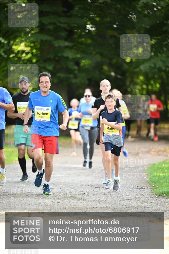 25.08.2024 - 20. Blankeneser Heldenlauf Dr. Thomas Lammeyer http://msf.ph/oto/6806917 25.08.2024 10:15:33 Laufen 6257, 6256 meine-sportfotos.de