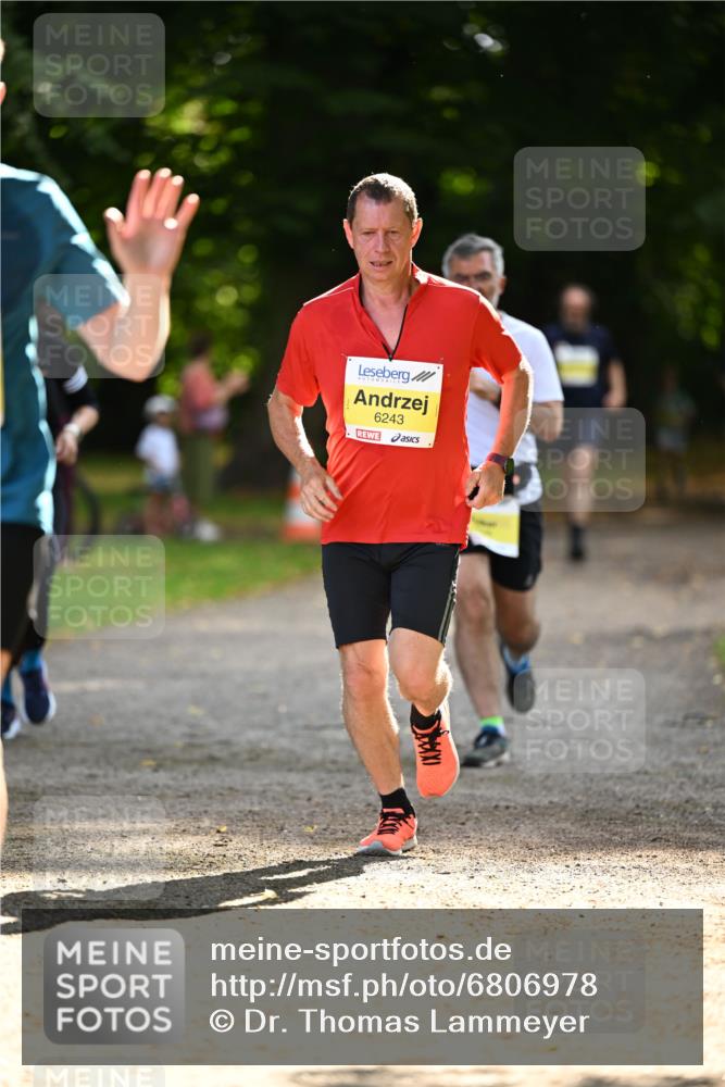 25.08.2024 - 20. Blankeneser Heldenlauf Dr. Thomas Lammeyer http://msf.ph/oto/6806978 25.08.2024 10:15:45 Laufen 6243 meine-sportfotos.de