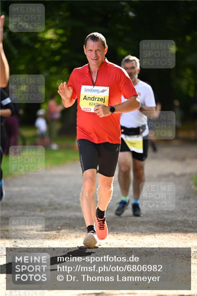 25.08.2024 - 20. Blankeneser Heldenlauf Dr. Thomas Lammeyer http://msf.ph/oto/6806982 25.08.2024 10:15:45 Laufen 6243 meine-sportfotos.de