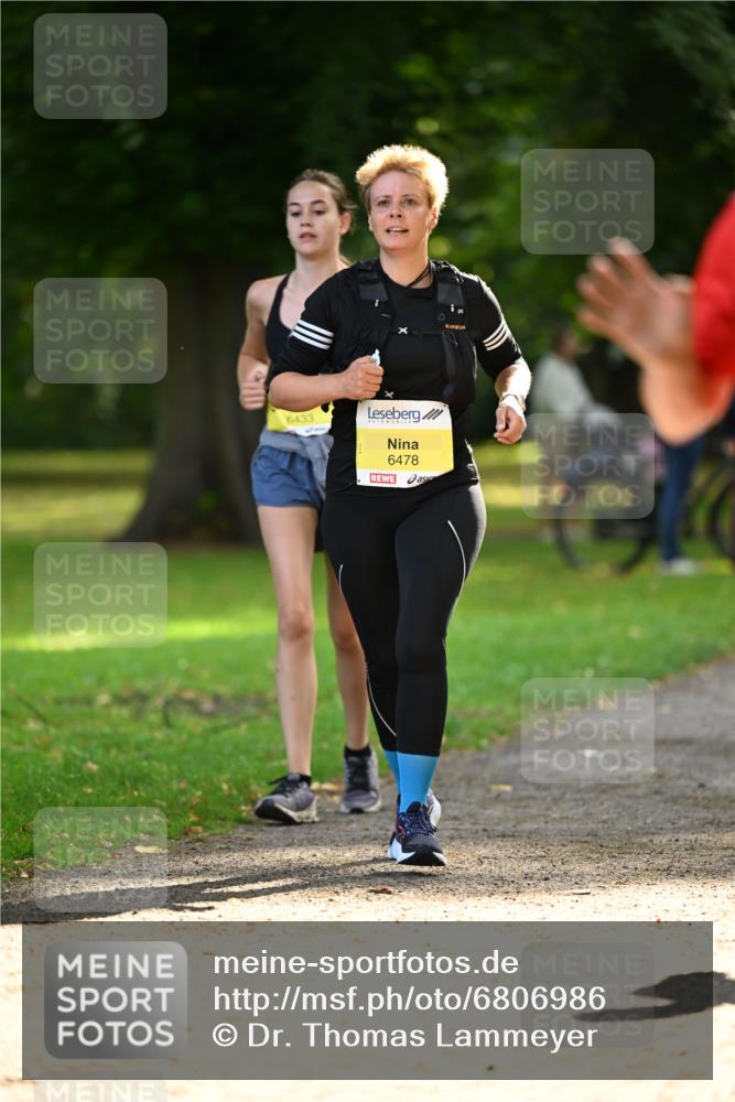 25.08.2024 - 20. Blankeneser Heldenlauf Dr. Thomas Lammeyer http://msf.ph/oto/6806986 25.08.2024 10:15:47 Laufen 6433, 6478 meine-sportfotos.de