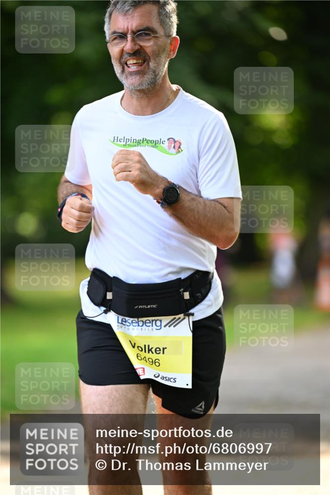 25.08.2024 - 20. Blankeneser Heldenlauf Dr. Thomas Lammeyer http://msf.ph/oto/6806997 25.08.2024 10:15:49 Laufen 6496 meine-sportfotos.de
