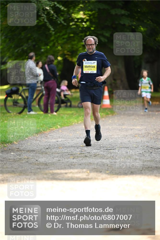 25.08.2024 - 20. Blankeneser Heldenlauf Dr. Thomas Lammeyer http://msf.ph/oto/6807007 25.08.2024 10:15:51 Laufen 6119 meine-sportfotos.de
