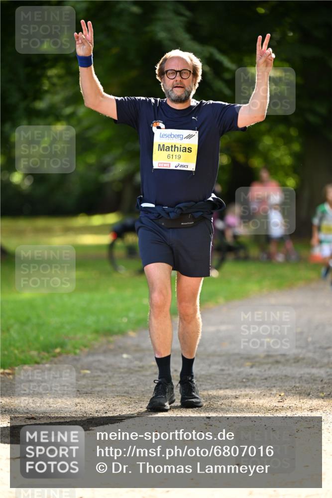 25.08.2024 - 20. Blankeneser Heldenlauf Dr. Thomas Lammeyer http://msf.ph/oto/6807016 25.08.2024 10:15:54 Laufen 6119 meine-sportfotos.de