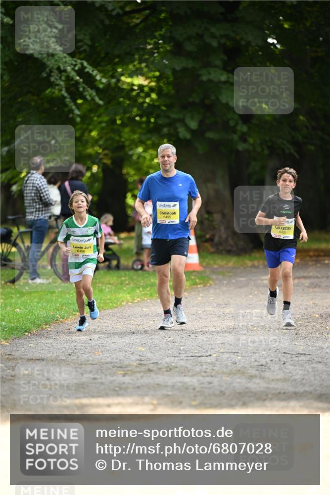 25.08.2024 - 20. Blankeneser Heldenlauf Dr. Thomas Lammeyer http://msf.ph/oto/6807028 25.08.2024 10:15:57 Laufen 6456, 6455, 6431 meine-sportfotos.de
