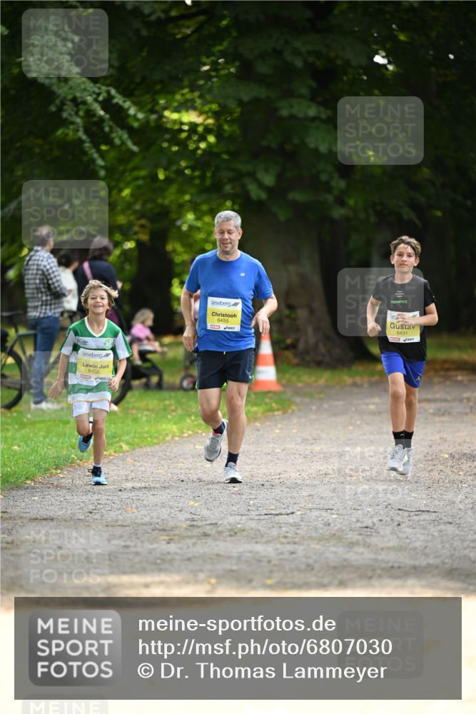 25.08.2024 - 20. Blankeneser Heldenlauf Dr. Thomas Lammeyer http://msf.ph/oto/6807030 25.08.2024 10:15:57 Laufen 6456, 6455, 6431 meine-sportfotos.de