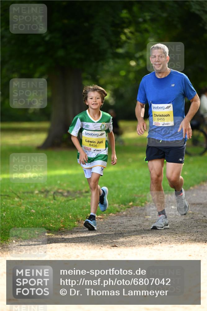 25.08.2024 - 20. Blankeneser Heldenlauf Dr. Thomas Lammeyer http://msf.ph/oto/6807042 25.08.2024 10:16:01 Laufen 6456, 6455 meine-sportfotos.de
