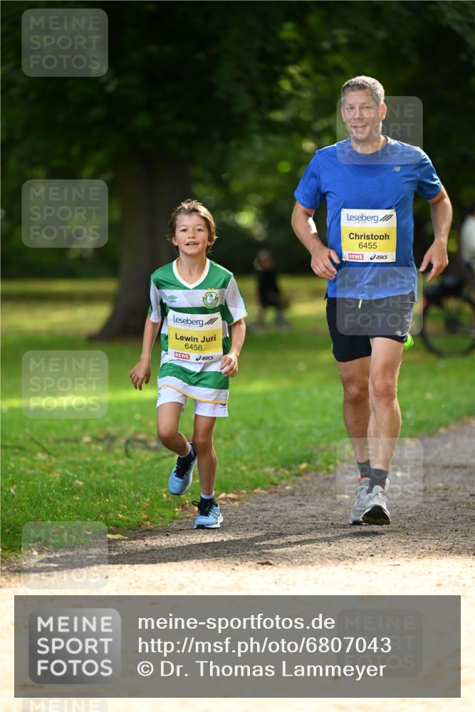 25.08.2024 - 20. Blankeneser Heldenlauf Dr. Thomas Lammeyer http://msf.ph/oto/6807043 25.08.2024 10:16:01 Laufen 6456, 6455 meine-sportfotos.de