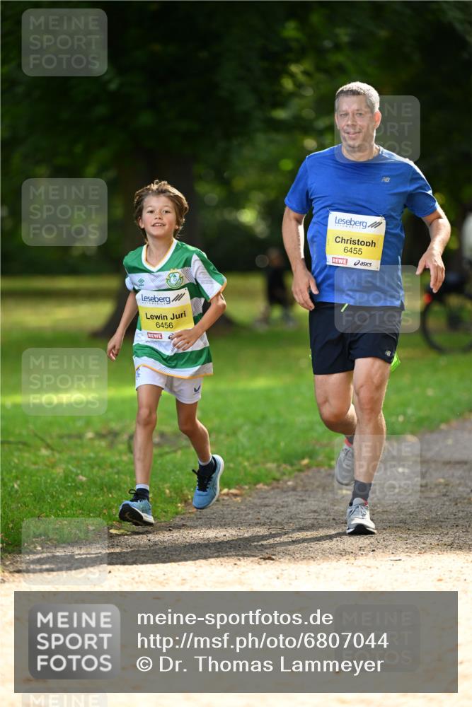 25.08.2024 - 20. Blankeneser Heldenlauf Dr. Thomas Lammeyer http://msf.ph/oto/6807044 25.08.2024 10:16:01 Laufen 6456, 6455 meine-sportfotos.de