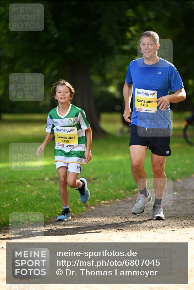 25.08.2024 - 20. Blankeneser Heldenlauf Dr. Thomas Lammeyer http://msf.ph/oto/6807045 25.08.2024 10:16:01 Laufen 6456, 6455 meine-sportfotos.de