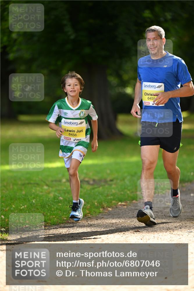 25.08.2024 - 20. Blankeneser Heldenlauf Dr. Thomas Lammeyer http://msf.ph/oto/6807046 25.08.2024 10:16:01 Laufen 6456, 6455 meine-sportfotos.de