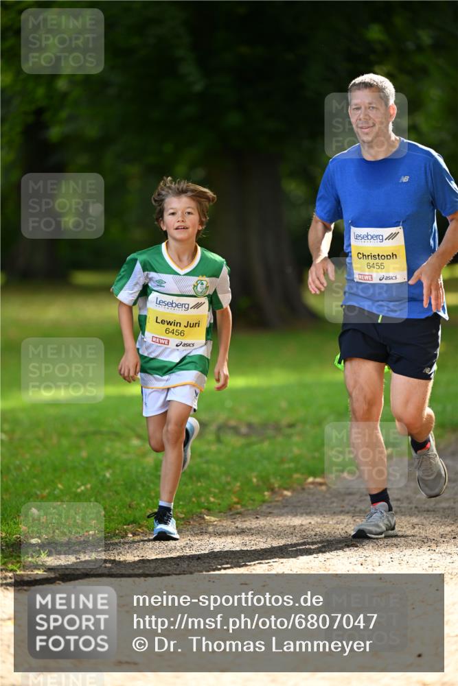 25.08.2024 - 20. Blankeneser Heldenlauf Dr. Thomas Lammeyer http://msf.ph/oto/6807047 25.08.2024 10:16:01 Laufen 6456, 6455 meine-sportfotos.de