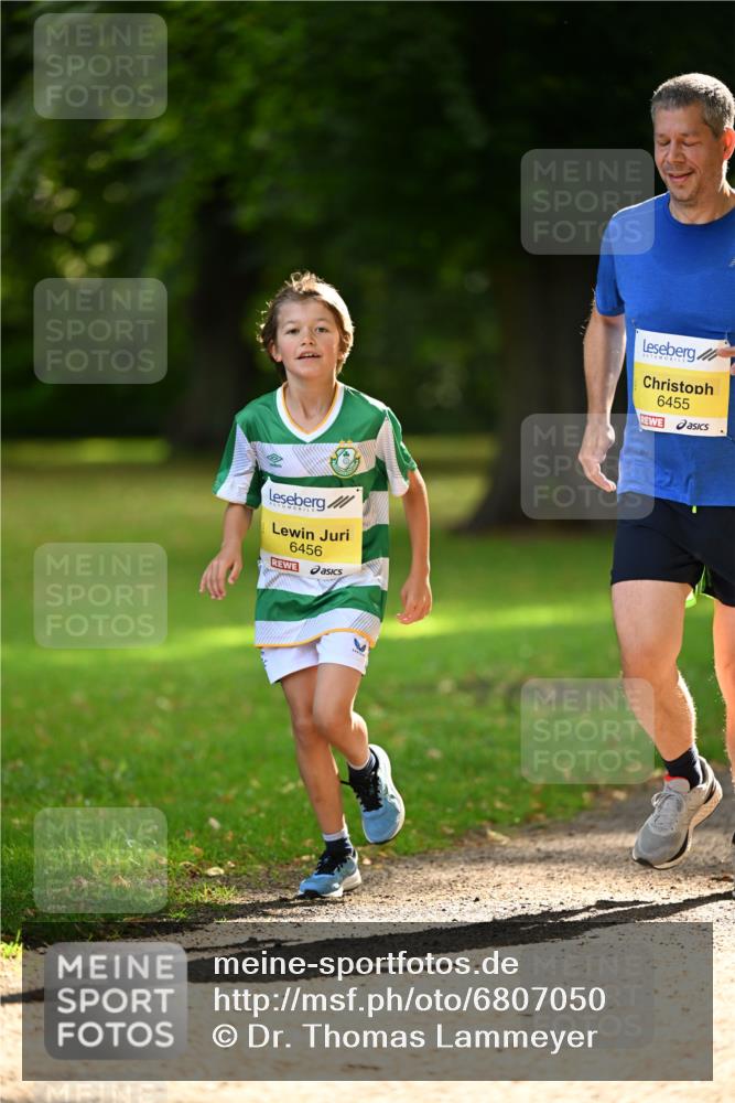 25.08.2024 - 20. Blankeneser Heldenlauf Dr. Thomas Lammeyer http://msf.ph/oto/6807050 25.08.2024 10:16:02 Laufen 6456, 6455 meine-sportfotos.de