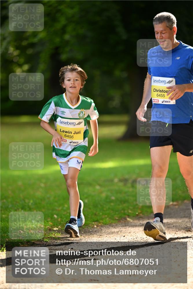 25.08.2024 - 20. Blankeneser Heldenlauf Dr. Thomas Lammeyer http://msf.ph/oto/6807051 25.08.2024 10:16:02 Laufen 6456, 6455 meine-sportfotos.de