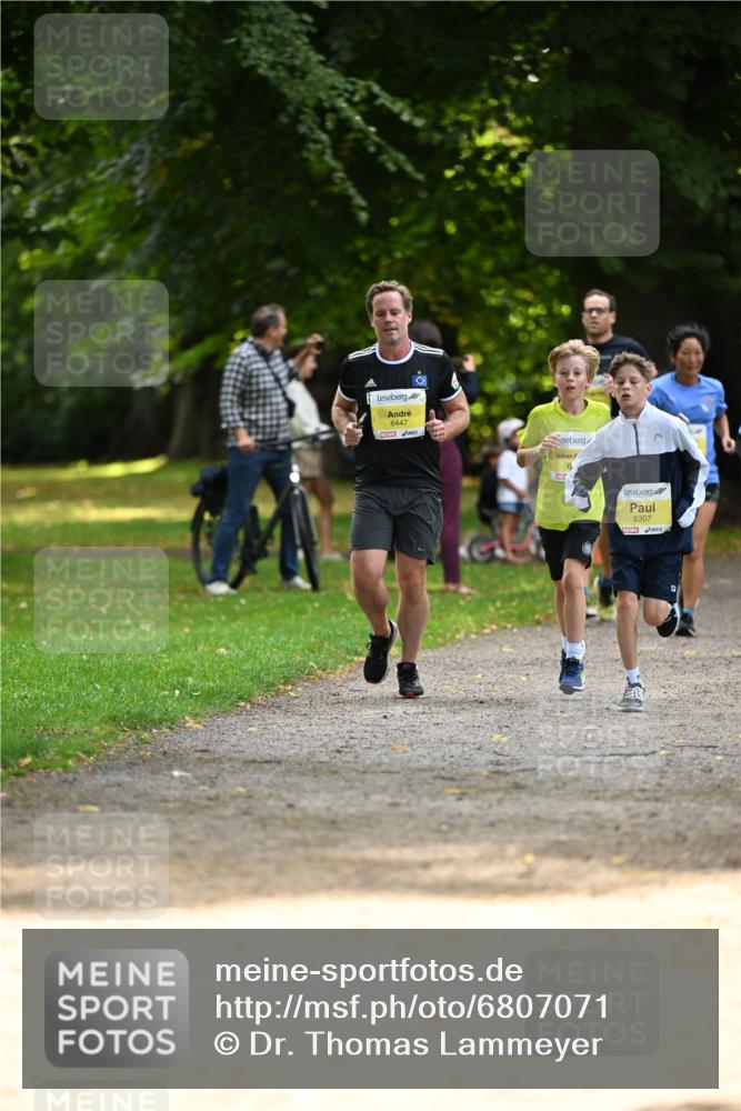 25.08.2024 - 20. Blankeneser Heldenlauf Dr. Thomas Lammeyer http://msf.ph/oto/6807071 25.08.2024 10:16:15 Laufen 6447, 6, 6307 meine-sportfotos.de