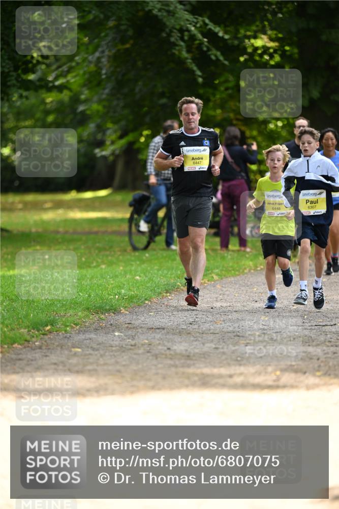 25.08.2024 - 20. Blankeneser Heldenlauf Dr. Thomas Lammeyer http://msf.ph/oto/6807075 25.08.2024 10:16:16 Laufen 6447, 6448, 6307 meine-sportfotos.de