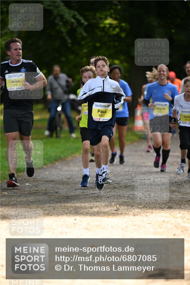 25.08.2024 - 20. Blankeneser Heldenlauf Dr. Thomas Lammeyer http://msf.ph/oto/6807085 25.08.2024 10:16:17 Laufen 6447, 6307, 6472 meine-sportfotos.de