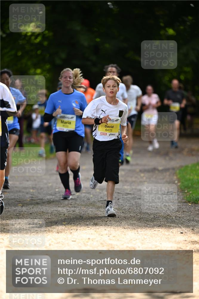 25.08.2024 - 20. Blankeneser Heldenlauf Dr. Thomas Lammeyer http://msf.ph/oto/6807092 25.08.2024 10:16:18 Laufen 6170, 6472 meine-sportfotos.de