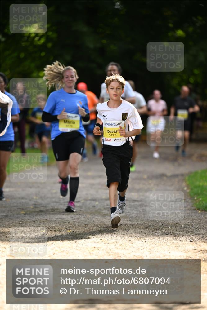 25.08.2024 - 20. Blankeneser Heldenlauf Dr. Thomas Lammeyer http://msf.ph/oto/6807094 25.08.2024 10:16:19 Laufen 6170, 6472 meine-sportfotos.de