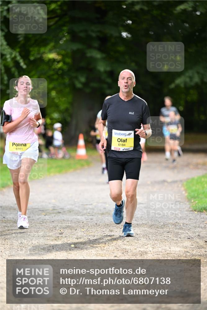 25.08.2024 - 20. Blankeneser Heldenlauf Dr. Thomas Lammeyer http://msf.ph/oto/6807138 25.08.2024 10:16:28 Laufen 6161, 6184 meine-sportfotos.de