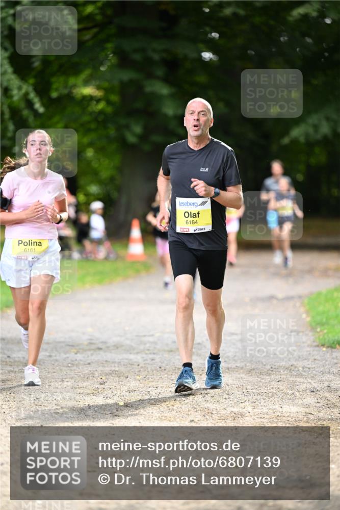 25.08.2024 - 20. Blankeneser Heldenlauf Dr. Thomas Lammeyer http://msf.ph/oto/6807139 25.08.2024 10:16:28 Laufen 6161, 0, 6184 meine-sportfotos.de
