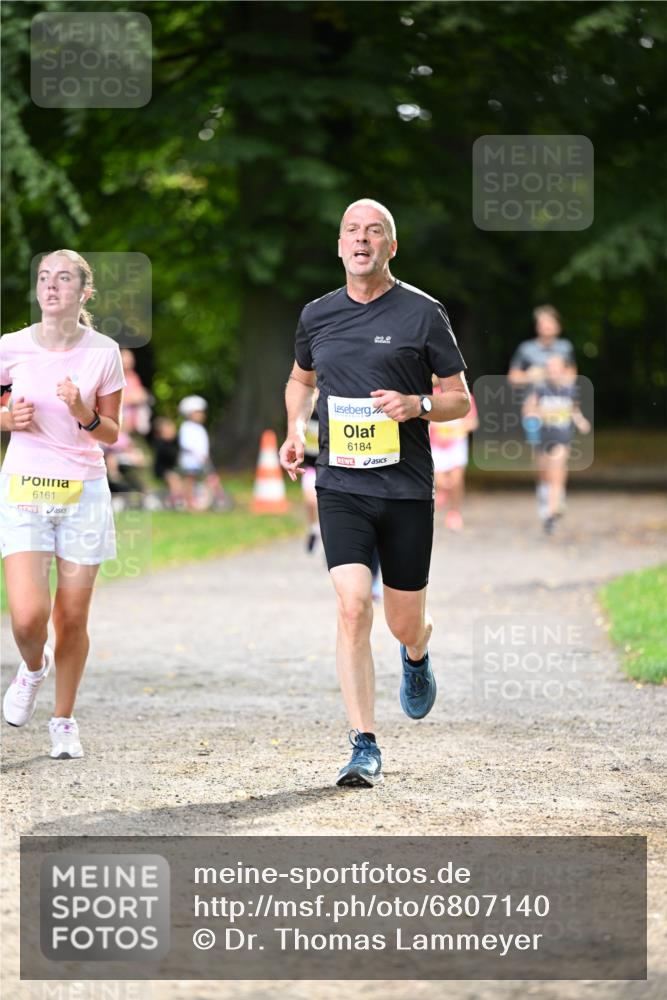 25.08.2024 - 20. Blankeneser Heldenlauf Dr. Thomas Lammeyer http://msf.ph/oto/6807140 25.08.2024 10:16:28 Laufen 6161, 6184 meine-sportfotos.de