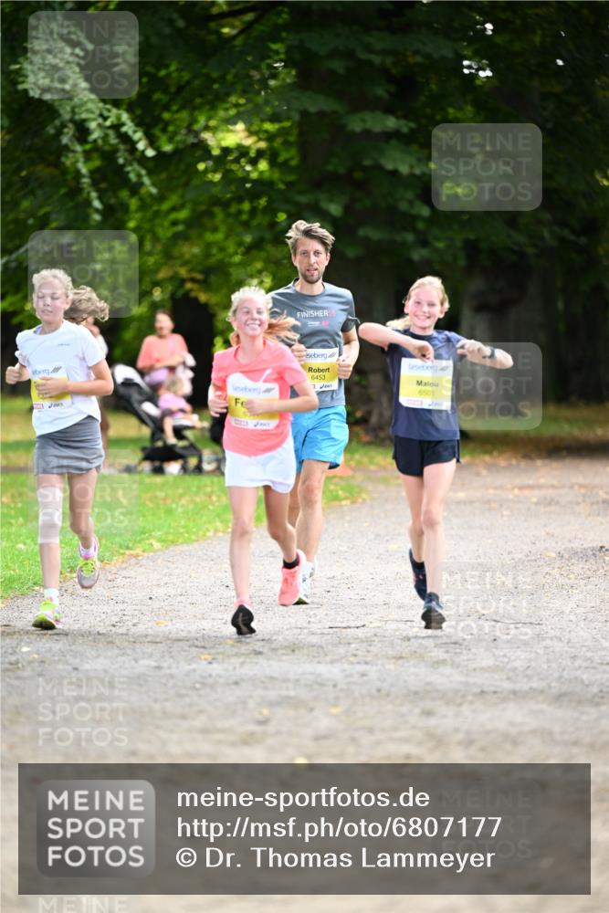 25.08.2024 - 20. Blankeneser Heldenlauf Dr. Thomas Lammeyer http://msf.ph/oto/6807177 25.08.2024 10:16:35 Laufen 6453, 6501 meine-sportfotos.de