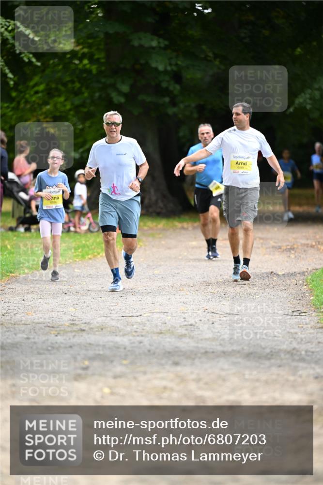 25.08.2024 - 20. Blankeneser Heldenlauf Dr. Thomas Lammeyer http://msf.ph/oto/6807203 25.08.2024 10:16:51 Laufen 6080, 6081 meine-sportfotos.de