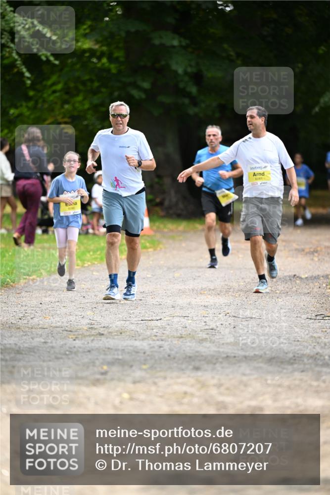25.08.2024 - 20. Blankeneser Heldenlauf Dr. Thomas Lammeyer http://msf.ph/oto/6807207 25.08.2024 10:16:51 Laufen 6080, 6081 meine-sportfotos.de