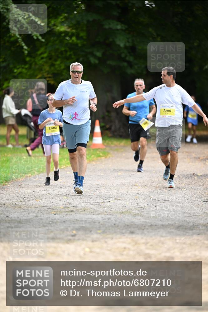 25.08.2024 - 20. Blankeneser Heldenlauf Dr. Thomas Lammeyer http://msf.ph/oto/6807210 25.08.2024 10:16:52 Laufen 6080, 6081 meine-sportfotos.de