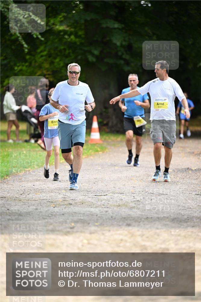 25.08.2024 - 20. Blankeneser Heldenlauf Dr. Thomas Lammeyer http://msf.ph/oto/6807211 25.08.2024 10:16:52 Laufen 6080, 6081 meine-sportfotos.de