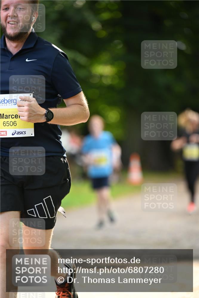 25.08.2024 - 20. Blankeneser Heldenlauf Dr. Thomas Lammeyer http://msf.ph/oto/6807280 25.08.2024 10:17:06 Laufen 6506 meine-sportfotos.de