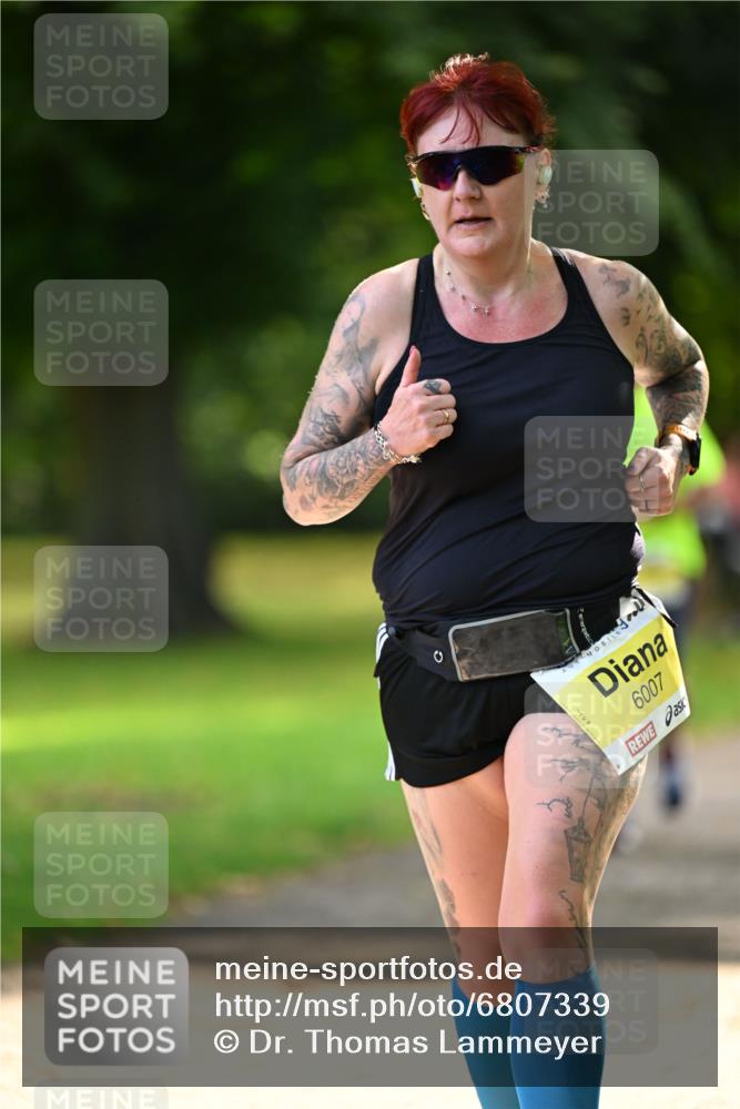 25.08.2024 - 20. Blankeneser Heldenlauf Dr. Thomas Lammeyer http://msf.ph/oto/6807339 25.08.2024 10:17:20 Laufen 6007 meine-sportfotos.de