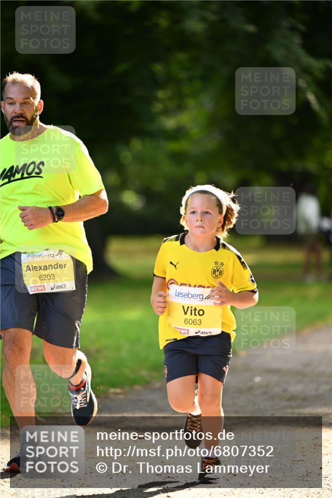 25.08.2024 - 20. Blankeneser Heldenlauf Dr. Thomas Lammeyer http://msf.ph/oto/6807352 25.08.2024 10:17:23 Laufen 6203, 6063 meine-sportfotos.de
