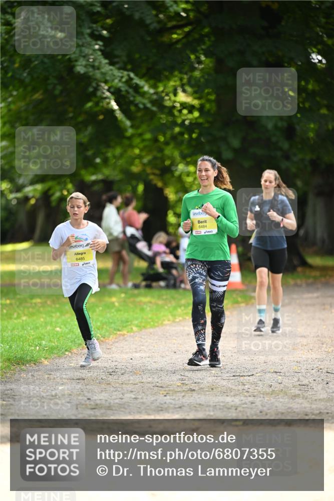 25.08.2024 - 20. Blankeneser Heldenlauf Dr. Thomas Lammeyer http://msf.ph/oto/6807355 25.08.2024 10:17:25 Laufen 6485, 6484 meine-sportfotos.de