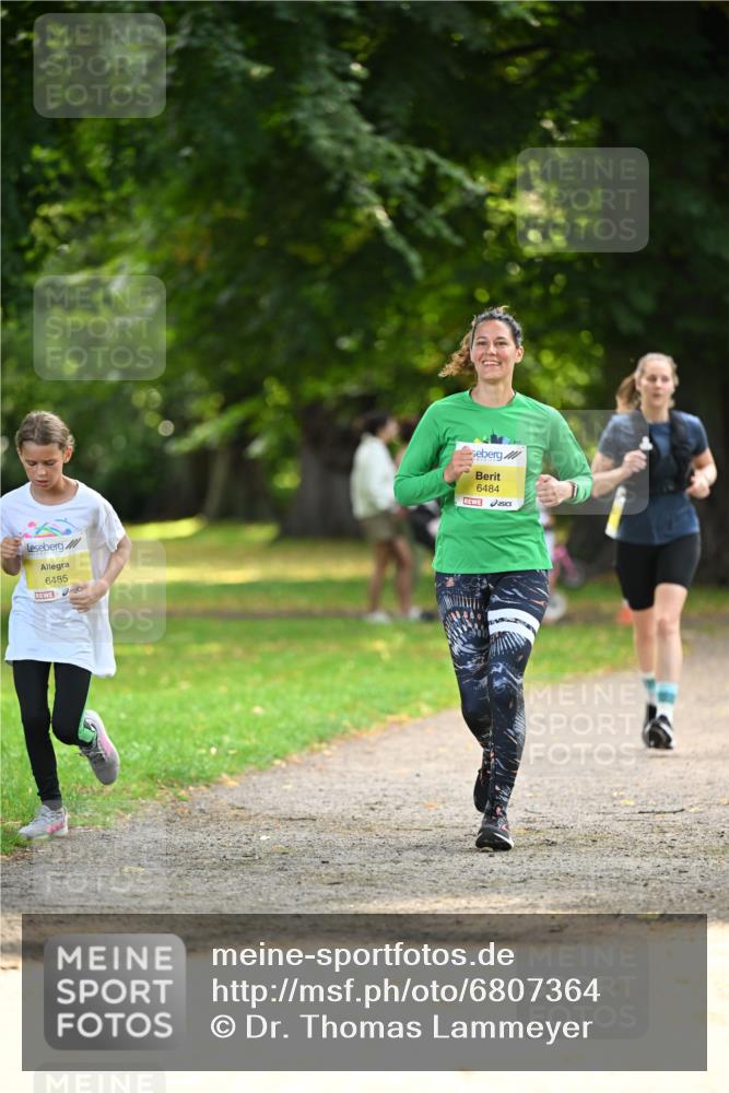 25.08.2024 - 20. Blankeneser Heldenlauf Dr. Thomas Lammeyer http://msf.ph/oto/6807364 25.08.2024 10:17:26 Laufen 6485, 6484 meine-sportfotos.de