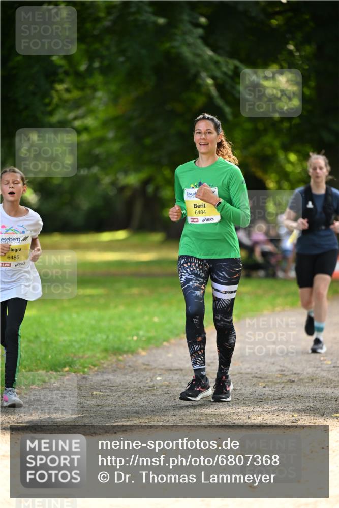 25.08.2024 - 20. Blankeneser Heldenlauf Dr. Thomas Lammeyer http://msf.ph/oto/6807368 25.08.2024 10:17:27 Laufen 6485, 6484 meine-sportfotos.de