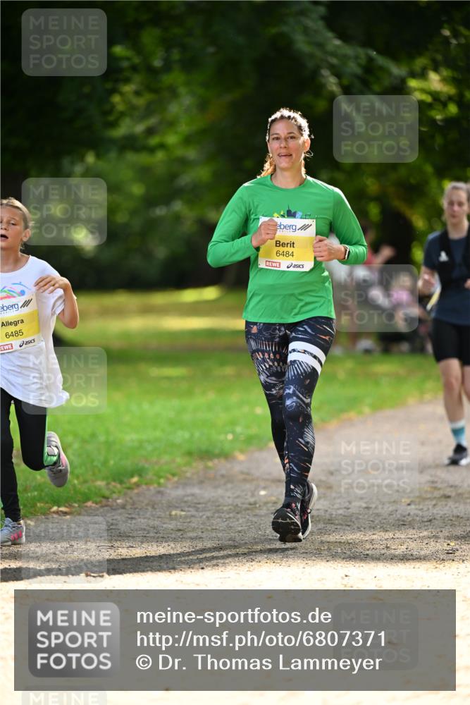 25.08.2024 - 20. Blankeneser Heldenlauf Dr. Thomas Lammeyer http://msf.ph/oto/6807371 25.08.2024 10:17:28 Laufen 6485, 6484 meine-sportfotos.de