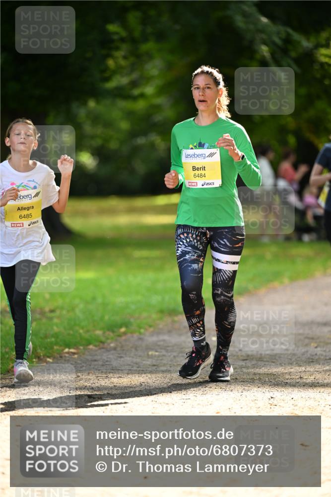 25.08.2024 - 20. Blankeneser Heldenlauf Dr. Thomas Lammeyer http://msf.ph/oto/6807373 25.08.2024 10:17:28 Laufen 6485, 6484 meine-sportfotos.de