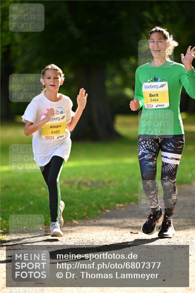 25.08.2024 - 20. Blankeneser Heldenlauf Dr. Thomas Lammeyer http://msf.ph/oto/6807377 25.08.2024 10:17:29 Laufen 6485, 6484 meine-sportfotos.de