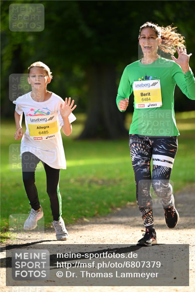 25.08.2024 - 20. Blankeneser Heldenlauf Dr. Thomas Lammeyer http://msf.ph/oto/6807379 25.08.2024 10:17:29 Laufen 6485, 6484 meine-sportfotos.de