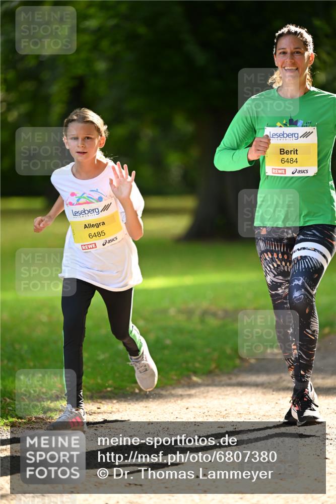 25.08.2024 - 20. Blankeneser Heldenlauf Dr. Thomas Lammeyer http://msf.ph/oto/6807380 25.08.2024 10:17:29 Laufen 6485, 6484 meine-sportfotos.de
