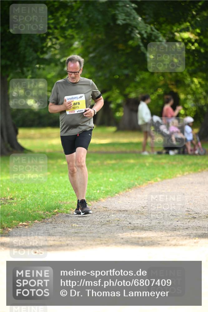 25.08.2024 - 20. Blankeneser Heldenlauf Dr. Thomas Lammeyer http://msf.ph/oto/6807409 25.08.2024 10:17:40 Laufen 6015 meine-sportfotos.de