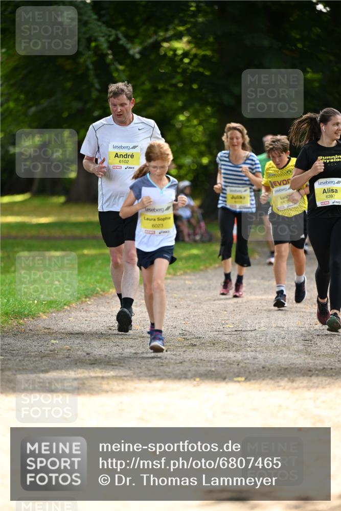 25.08.2024 - 20. Blankeneser Heldenlauf Dr. Thomas Lammeyer http://msf.ph/oto/6807465 25.08.2024 10:17:51 Laufen 6102, 6023, 6470, 6397 meine-sportfotos.de