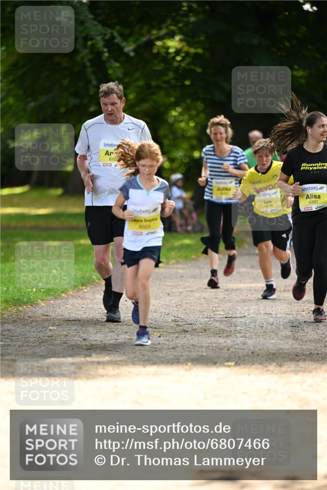 25.08.2024 - 20. Blankeneser Heldenlauf Dr. Thomas Lammeyer http://msf.ph/oto/6807466 25.08.2024 10:17:51 Laufen 6102, 6023, 0, 6470, 6397 meine-sportfotos.de