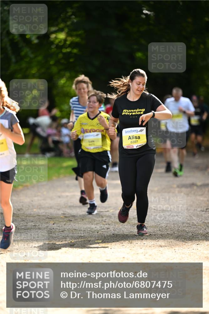25.08.2024 - 20. Blankeneser Heldenlauf Dr. Thomas Lammeyer http://msf.ph/oto/6807475 25.08.2024 10:17:53 Laufen 6470, 6397 meine-sportfotos.de
