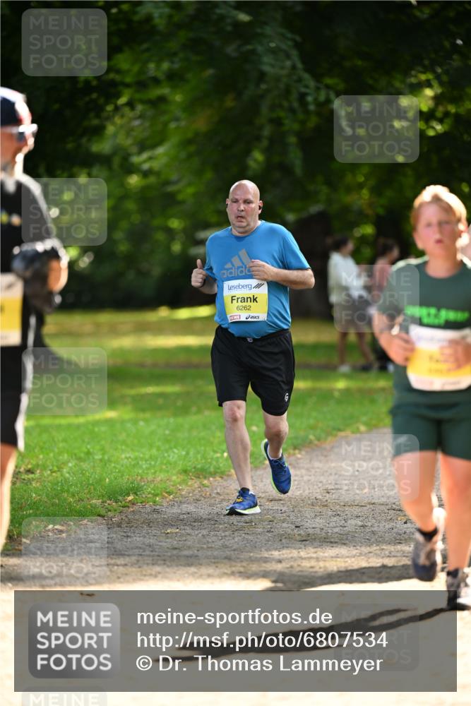 25.08.2024 - 20. Blankeneser Heldenlauf Dr. Thomas Lammeyer http://msf.ph/oto/6807534 25.08.2024 10:18:05 Laufen 6262 meine-sportfotos.de