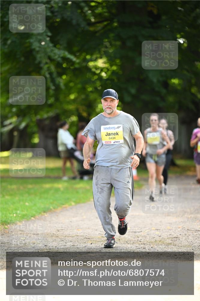 25.08.2024 - 20. Blankeneser Heldenlauf Dr. Thomas Lammeyer http://msf.ph/oto/6807574 25.08.2024 10:18:16 Laufen 6434 meine-sportfotos.de
